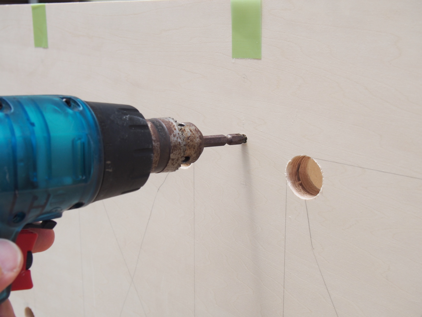 6. Tightening the wood screw
