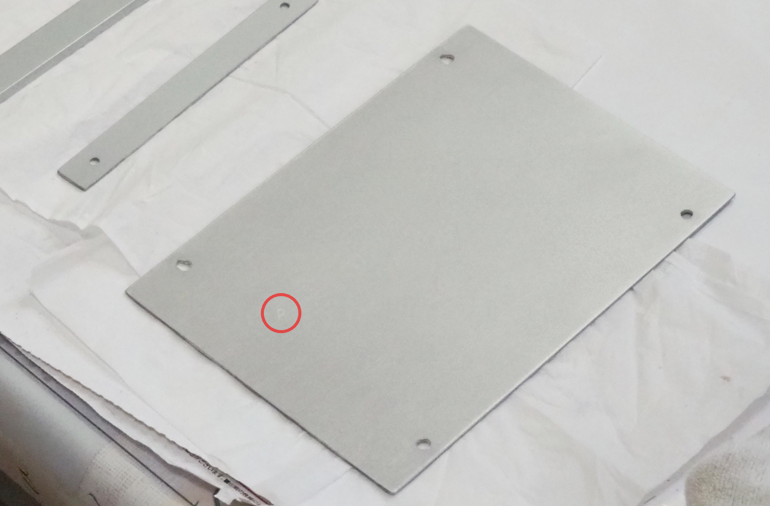Defective paint of Side Panel L